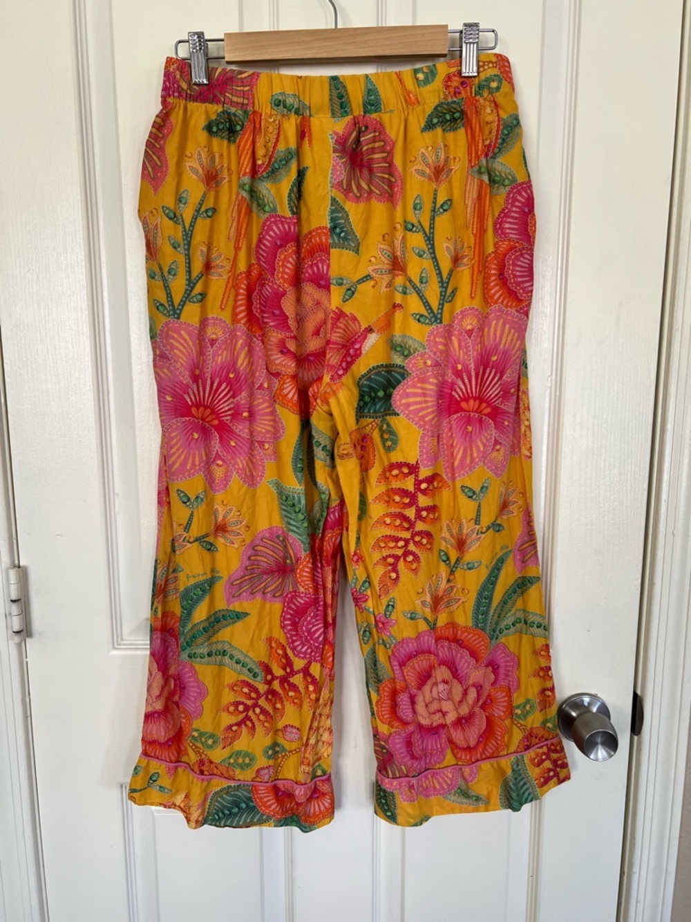FARM Rio Macaw Bloom Tropical Print Pants Wide Leg Ruffle Hem Yellow Size M - Picture 12 of 13